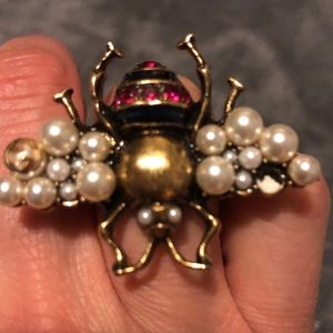 Gucci bee crystals & pearls ring